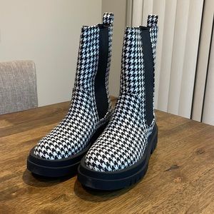 Houndstooth Chunky High Ankle Chelsea Boots